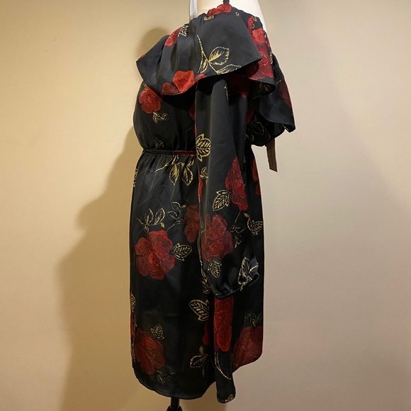 Cupcakes & Cashmere Rose Floral Halter Dress - Picture 9 of 14